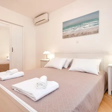 Pine Villa *