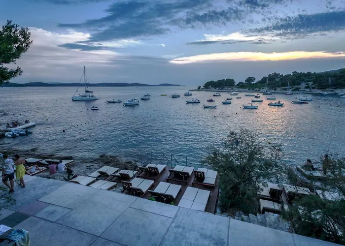 Villa Pine Hvar Town